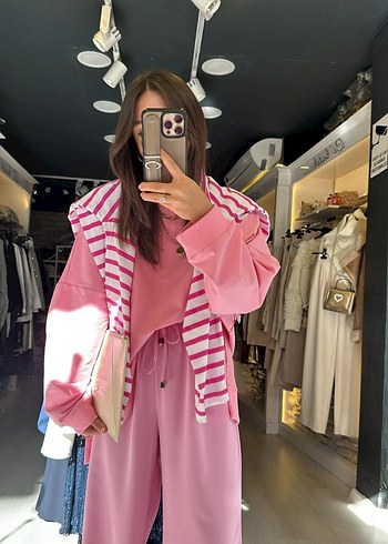 Pembe Yan Yırtmaç Detaylı Basic Sweat - Görsel 2