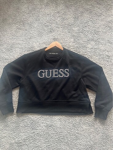 Guess sweatshirt