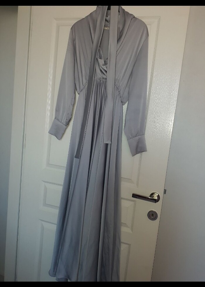 Gri saten elbise - Görsel 4