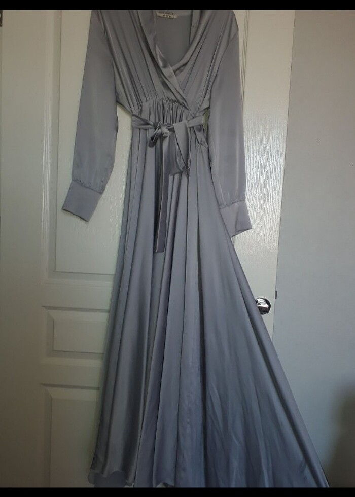 Gri saten elbise - Görsel 5