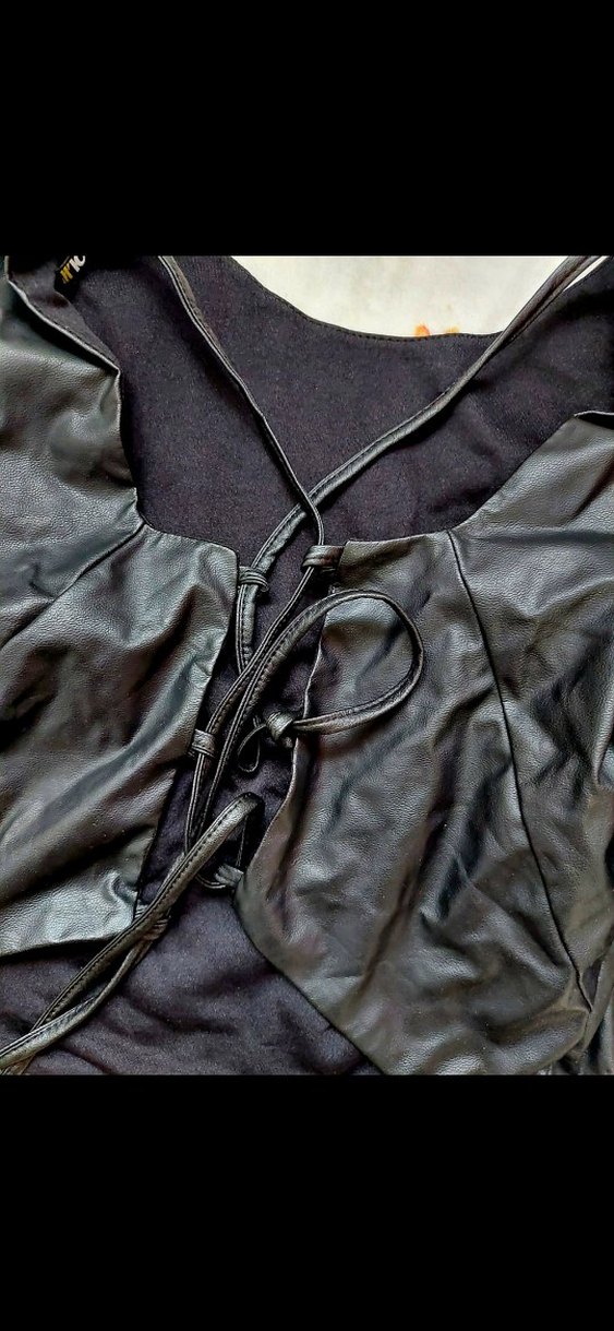 sırtı bağcık dekolteli mini deri - Görsel 3