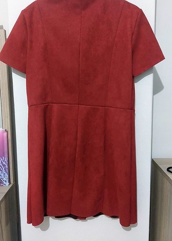Zara Düğmeli Kırmızı Süet Kadın Elbise