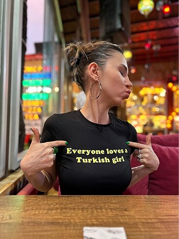 Everyone loves a Turkish girl tshirt