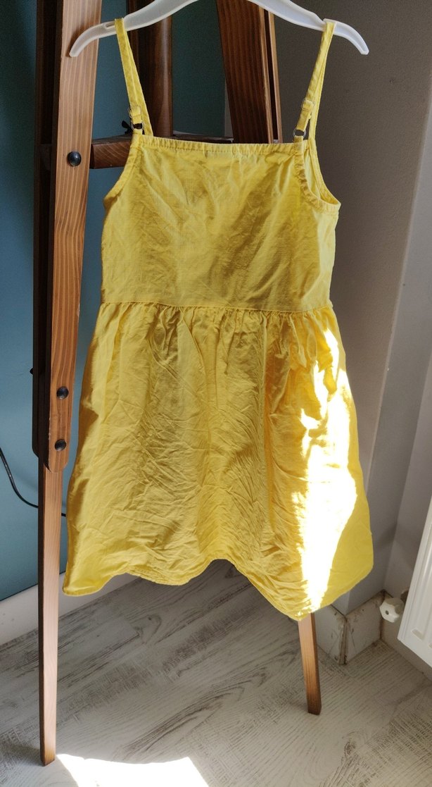 Sarı Askılı Düğmeli Midi Keten Elbise - Görsel 3