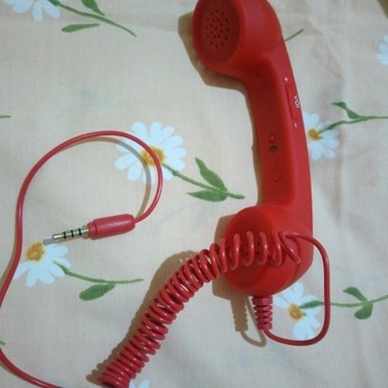 Diğer Kırmızı Telefon 