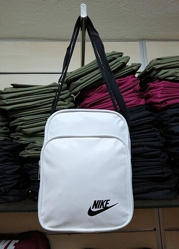 2 Gözlü Beyaz Nike Askılı Çanta 