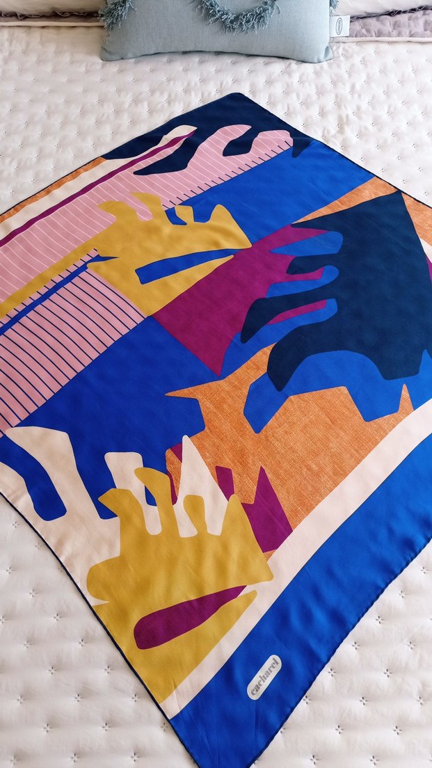 cacharel için eşarp - Görsel 2