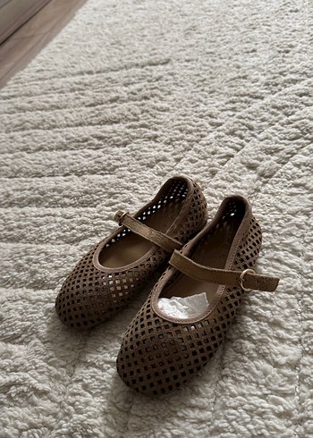 Kızlar için Toka Detaylı Kahverengi Babet - Görsel 4