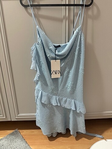 l Beden mavi Renk Zara pullu fırfırlı elbise