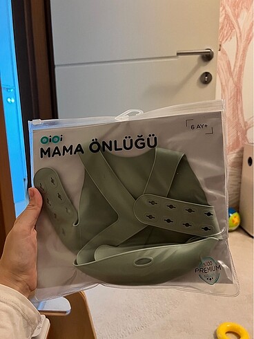 Oioi mama önlüğü, kaşığı ve babybjörn mama önlüğü