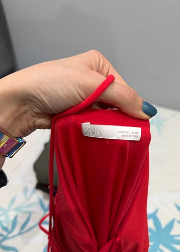 Kırmızı Drapeli Uzun Saten Elbise - Görsel 4