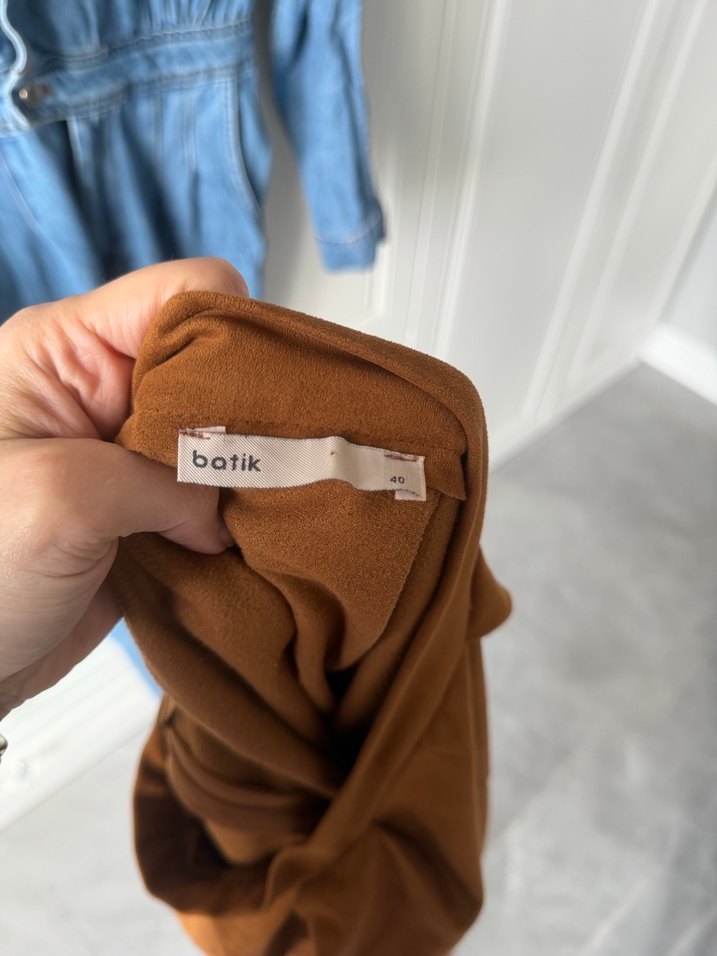 Drapeli Kahverengi Süet Midi Etek - Görsel 3