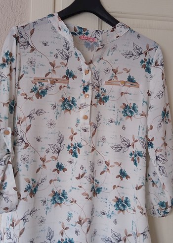 Bej Çiçekli V Yakalı Pamuk Gömlek - Görsel 2