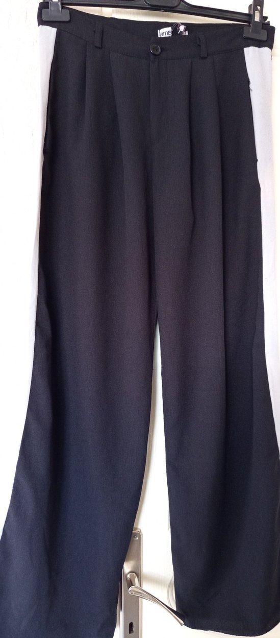 Kadın Siyah Pilili Midi Kumaş Pantolon - Görsel 3