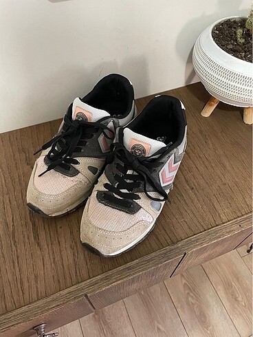 38 Beden Hummel ayakkabı