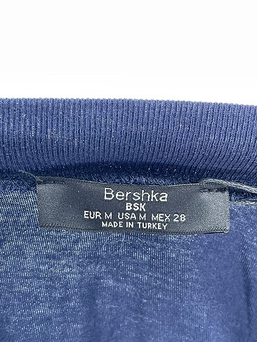 m Beden lacivert Renk Bershka T-shirt %70 İndirimli.