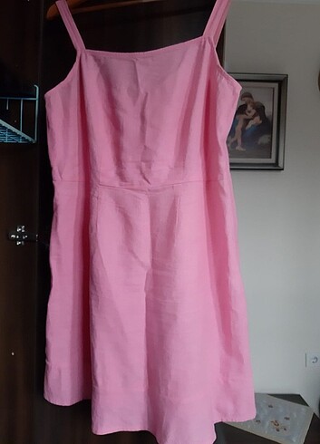 Pembe elbise 