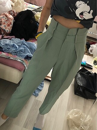Şık giyilmemiş zara model pntplon