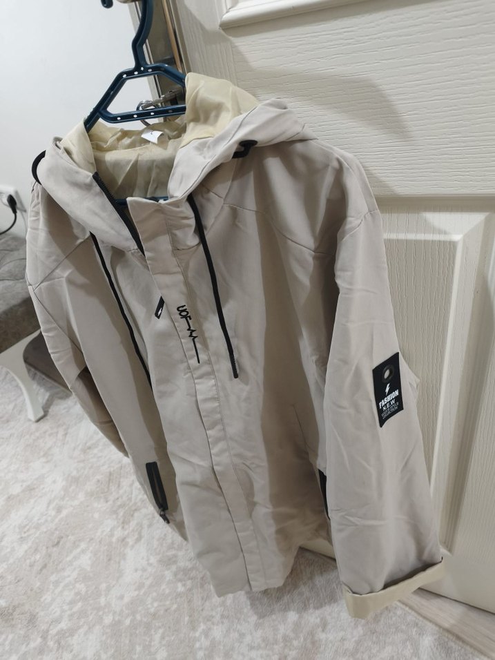 Bej Kapüşonlu Kadın Ceket - Görsel 3