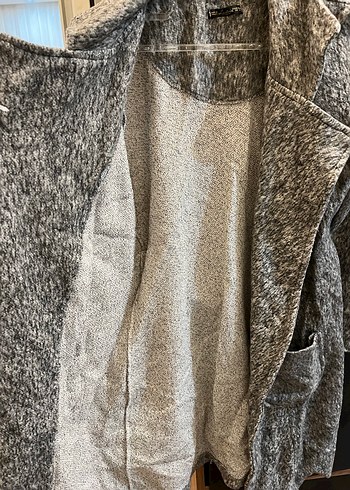 Gri hırka inceliğinde kaban - Görsel 4