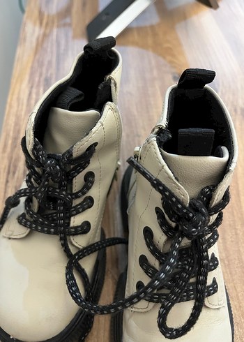 Zara krem bot - Görsel 3