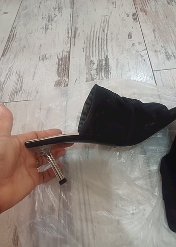40 Beden #Zara#Terlik#Siyah Pliseli Blok Topuklu Kadın Terlik#