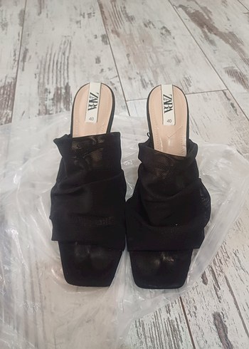 #Zara#Terlik#Siyah Pliseli Blok Topuklu Kadın Terlik#