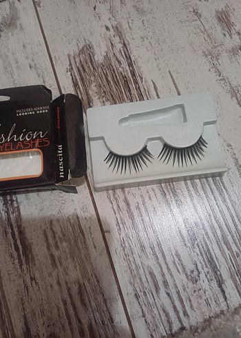 #Max#Maybelline#Flormar#Takma Kirpik#Nascita Parlak Takma Kirpik - Görsel 4