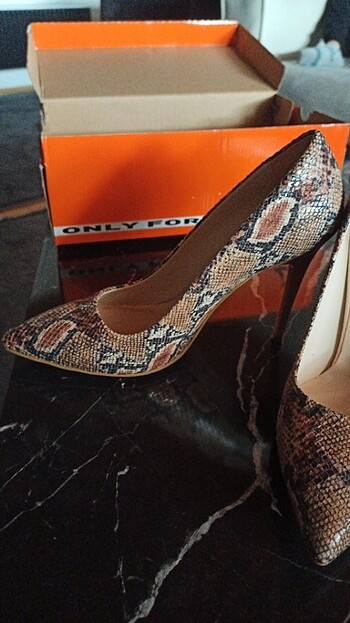 40 Beden Stiletto