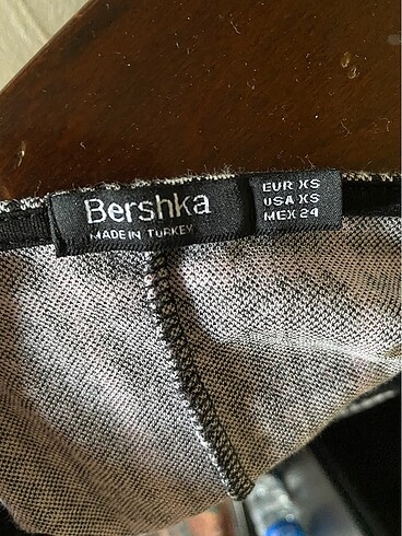 xs Beden Bershka ekose desenli minik elbise