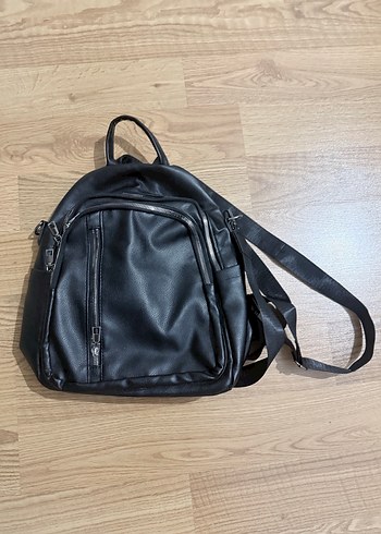 Siyah Deri Fermuarlı Sırt Çantası - Görsel 4