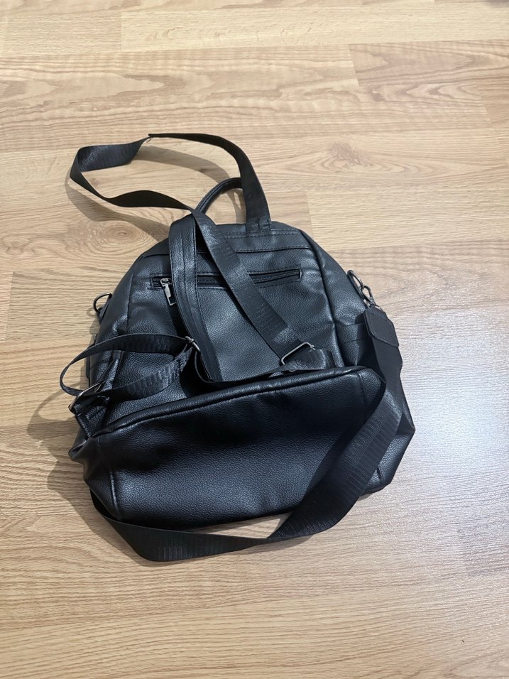 Siyah Deri Fermuarlı Sırt Çantası - Görsel 3