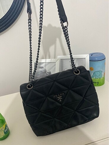 Prada Kol çantası