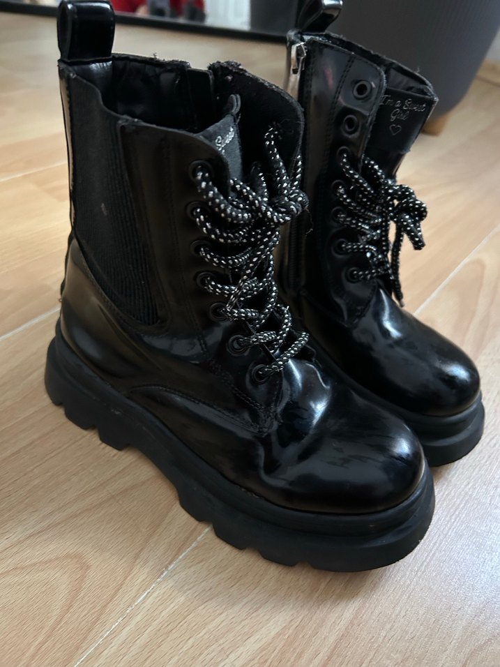 Siyah kız çocuk postal - Görsel 2