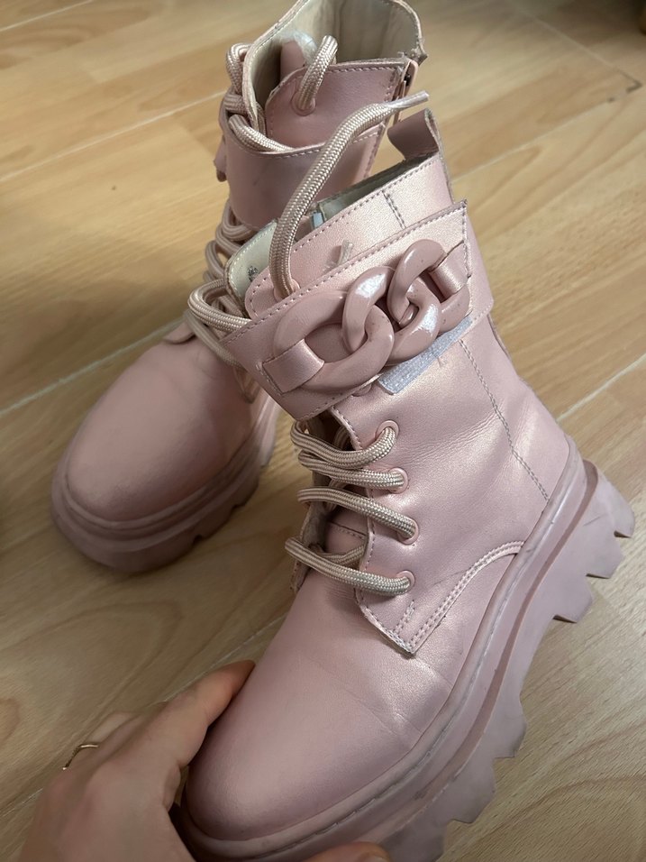 Pembe Zincir Detaylı Yüksek Topuklu Deri Bot - Görsel 3