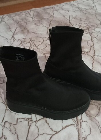 39 Beden siyah Renk Bershka bot