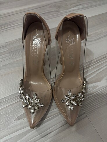 Diğer Taşlı şeffaf stiletto