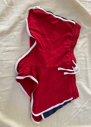 Kırmızı mini eşofman şort