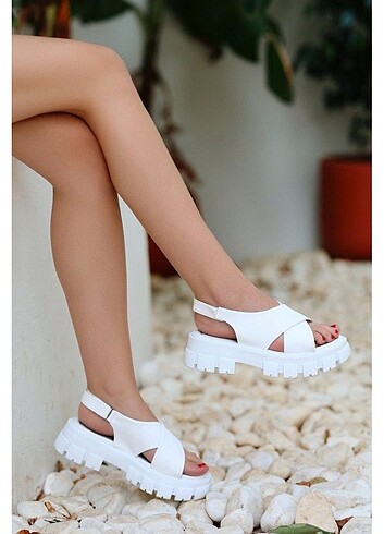 37 Beden beyaz Renk Sandalet 