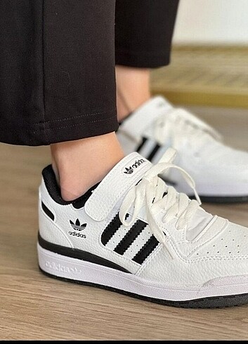 38 Beden beyaz Renk Adidas forum low siyah beyaz 