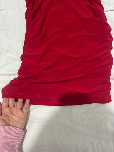Kırmızı Elbise - Görsel 8