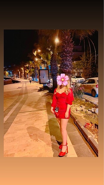 Kırmızı Elbise - Görsel 9