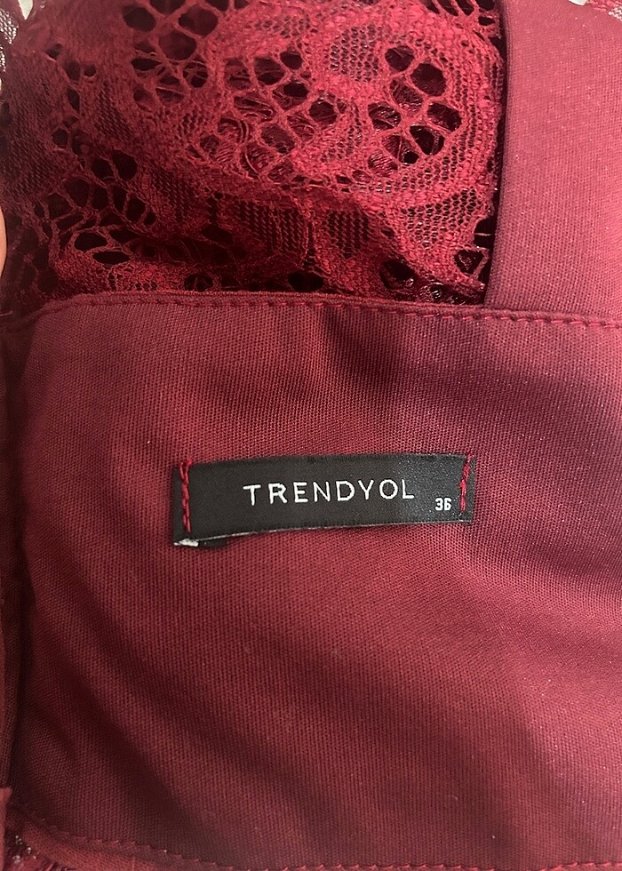 Önü Detaylı Dantel Bluz - Görsel 4