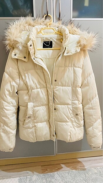 Bershka mont