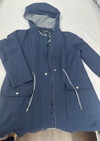 Gri Kapüşonlu Midi Kadın Yağmurluk - Görsel 2