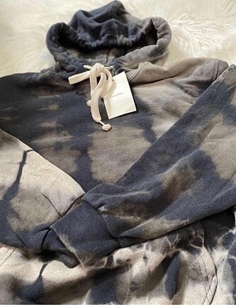 Bershka Beshka batik sweatshirt