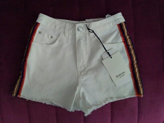 Stradivarius kot şort.