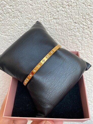Gold taşlı kelepçe