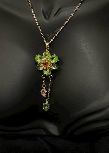 Çiçek Detaylı Kolye - Görsel 2