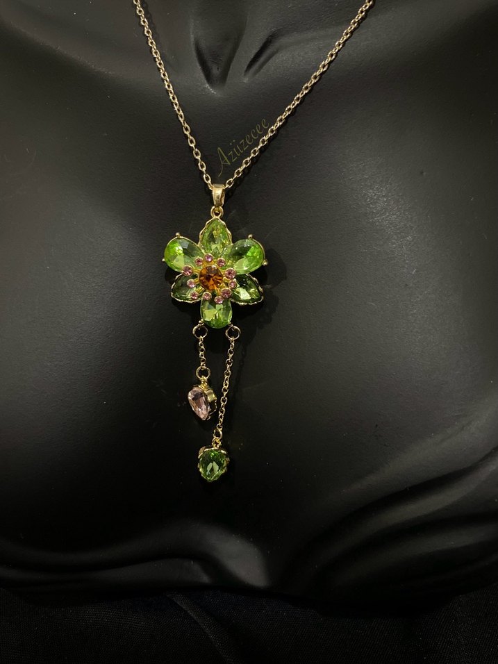 Çiçek Detaylı Kolye - Görsel 2